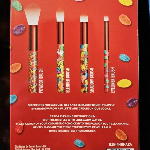 Cosmetic Brushes & Lip Balm Bundlw - Picture 5 of 6